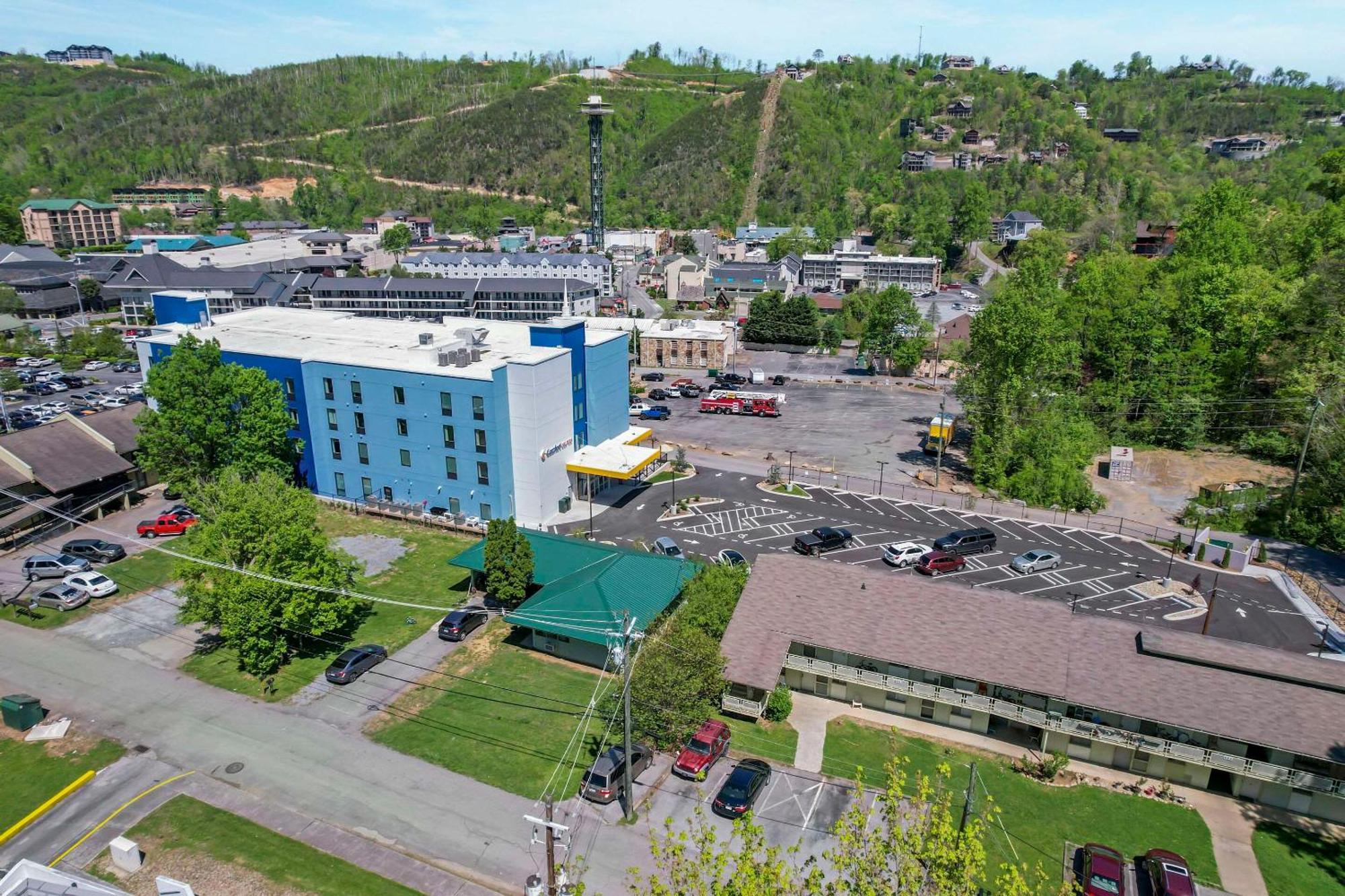Comfort Suites Gatlinburg Downtown-Convention Center Екстериор снимка