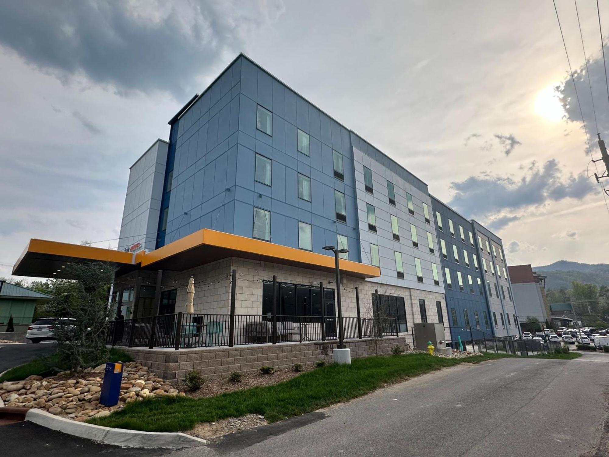 Comfort Suites Gatlinburg Downtown-Convention Center Екстериор снимка